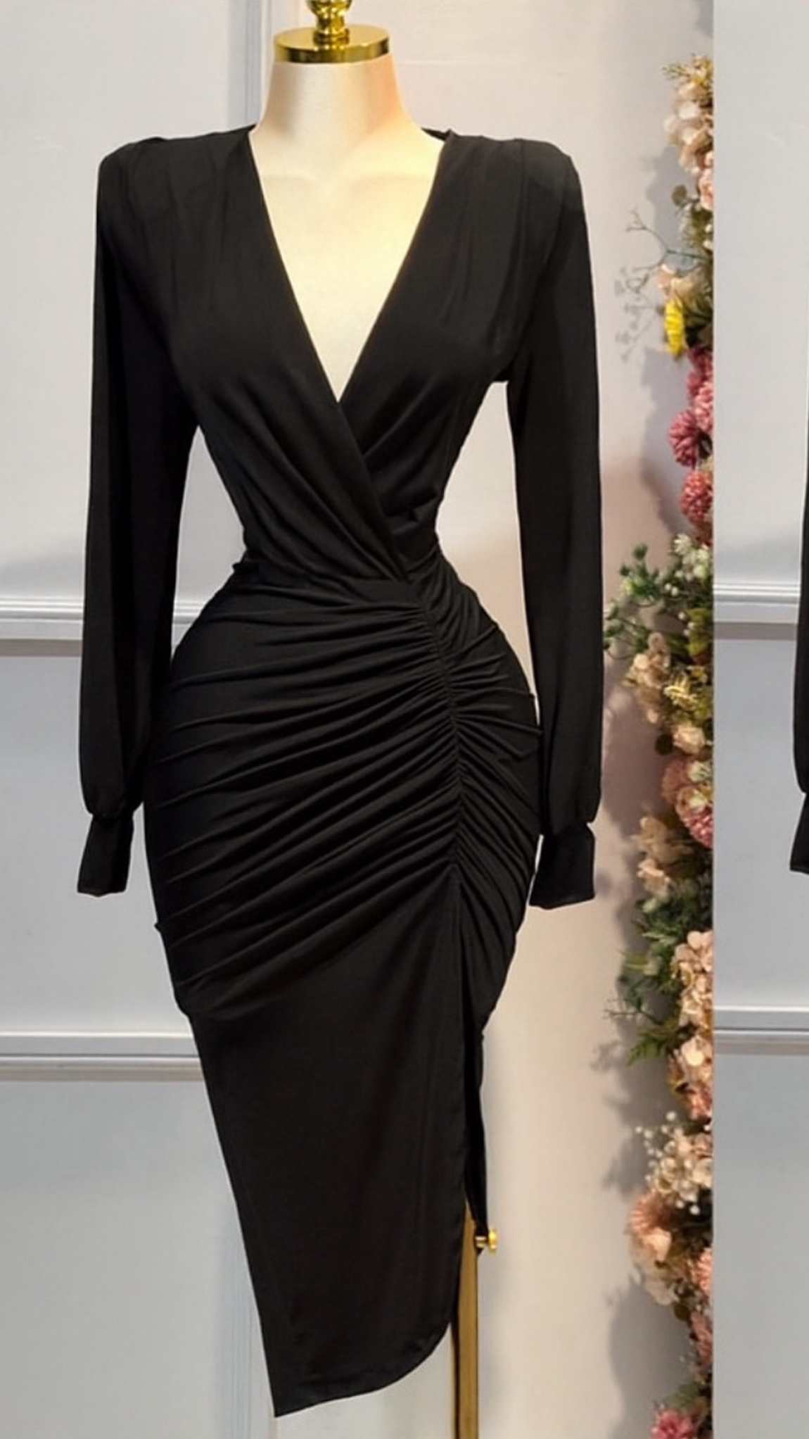 Vestido Negro De Manga Larga - Image 3