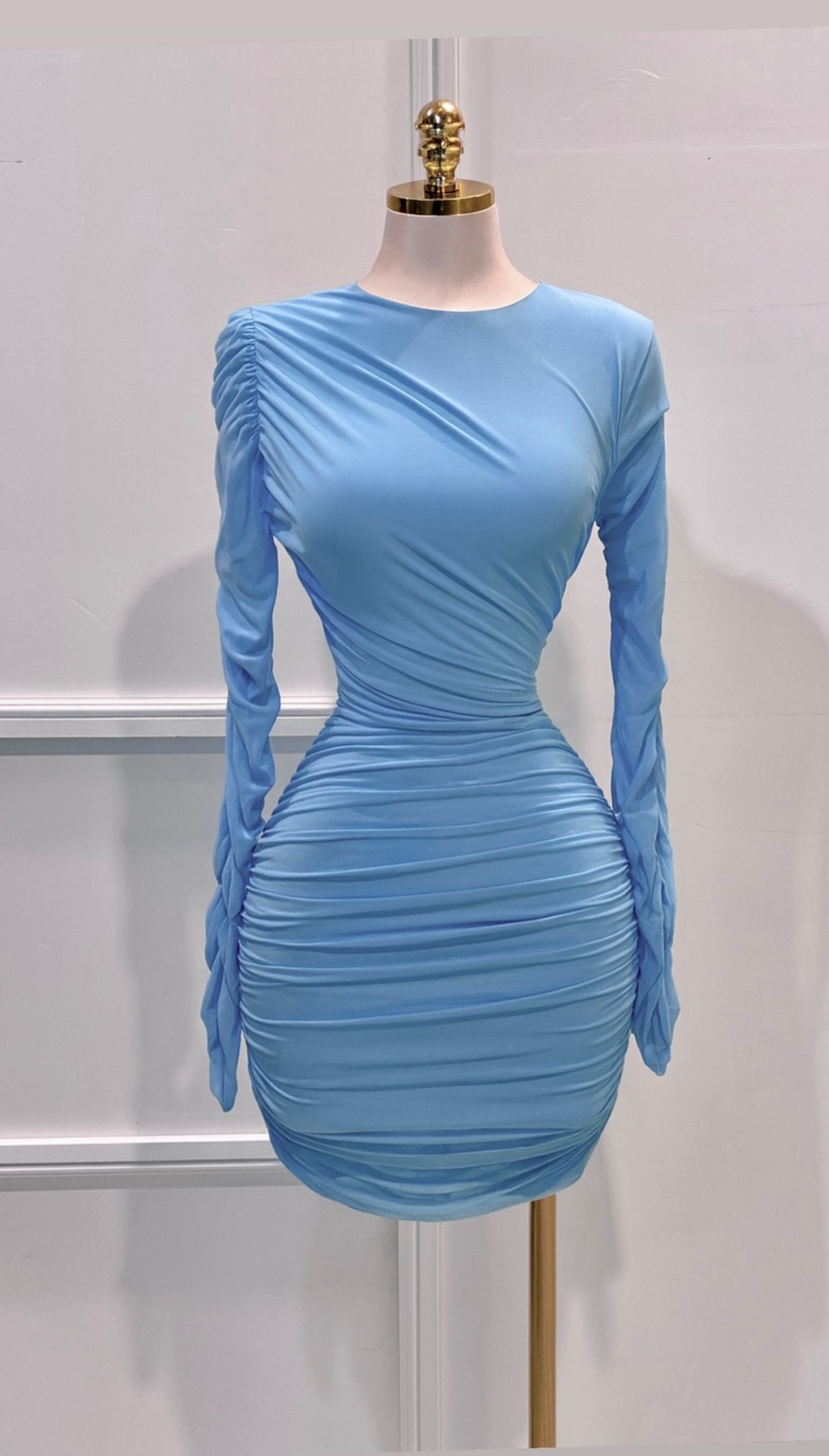 Vestido Azul Corto Con Mangas - Image 4