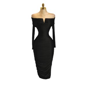 Vestido Negro Con Piedras Y Mangas Largas