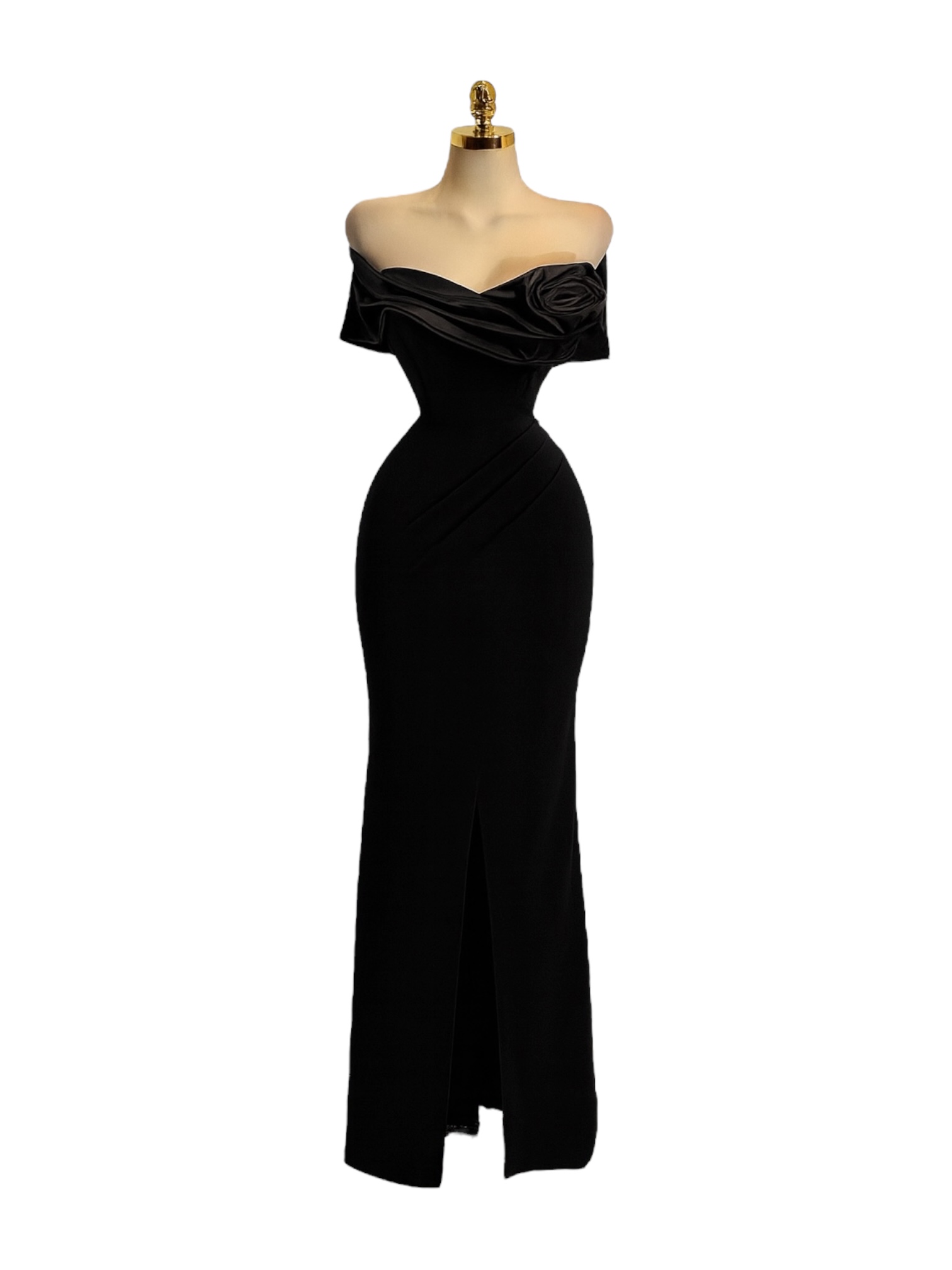 Vestido Negro Con Flor En El Pecho - Image 2