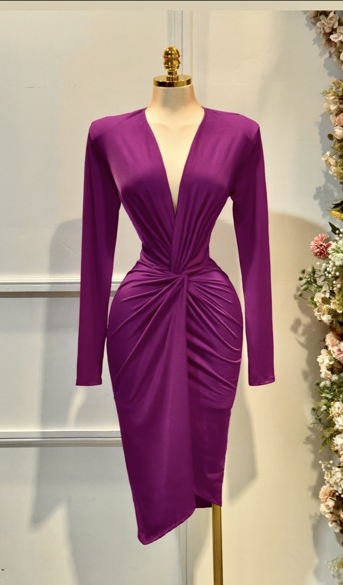 Vestido Magenta Con Mangas Largas - Image 3