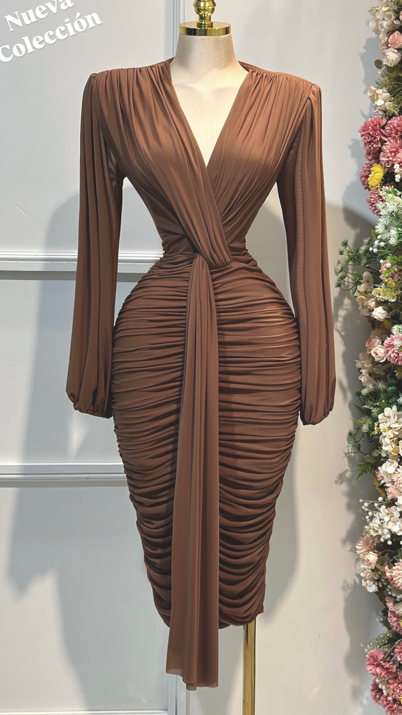 Vestido Color Moka De Manga Larga - Image 4