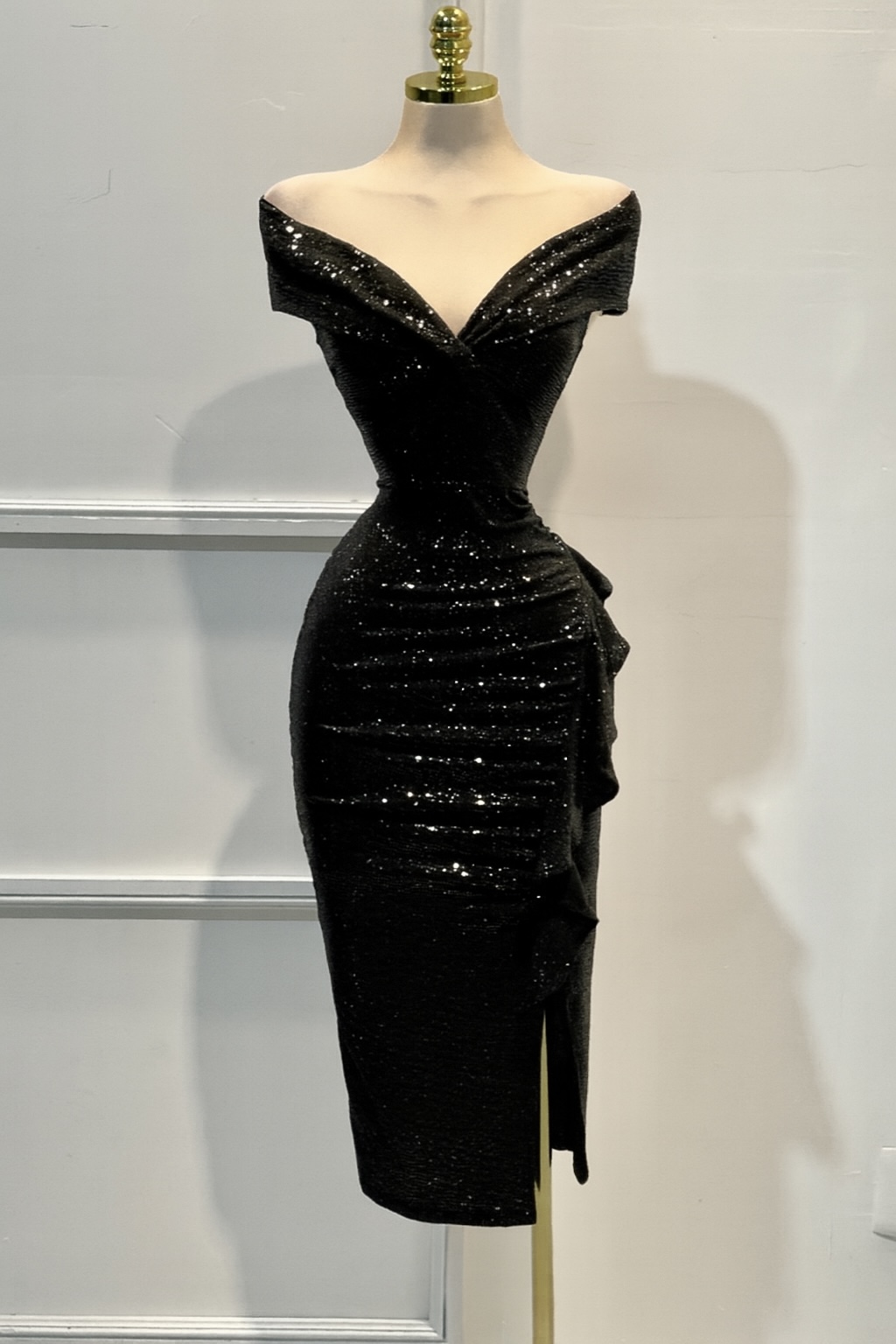 Vestido Negro Con Brillo - Image 3