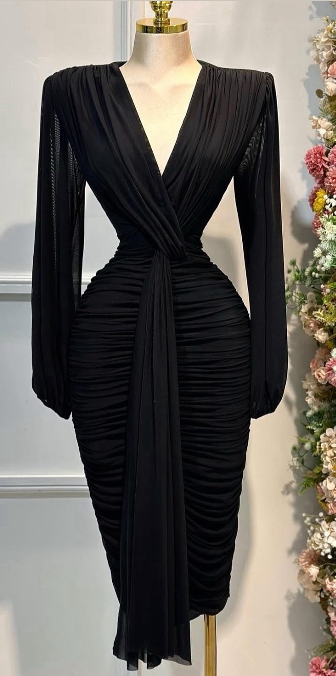 Vestido Negro De Licra Con Manga Larga - Image 3