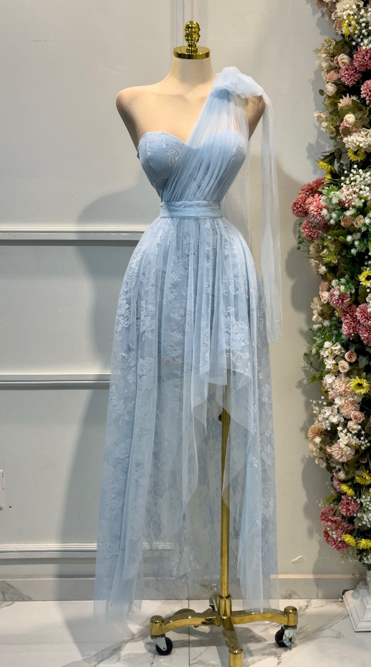 Vestido Azul Bebe Con Encaje - Image 4