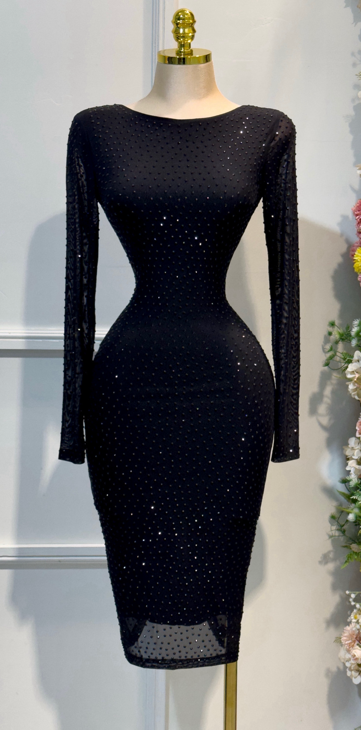 Vestido Negro Con Piedras - Image 4