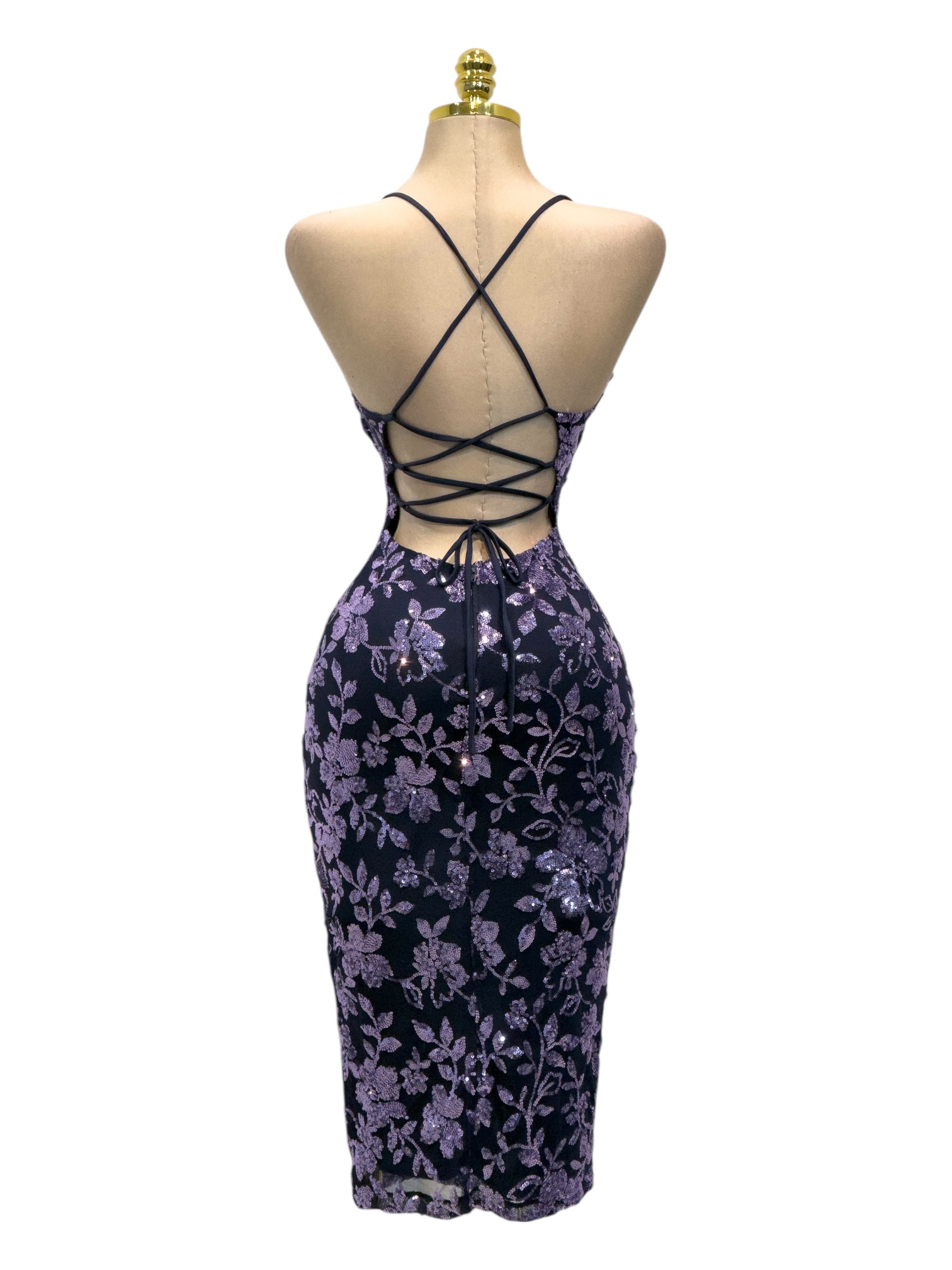 Vestido Azul Midi Con Bordado Floral En Lila Y Tirantes Delgados - Image 3