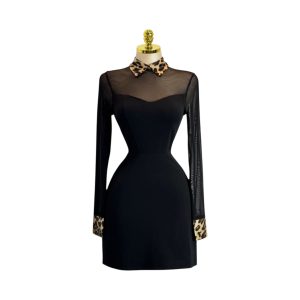 Vestido Negro Corto Con Mangas Largas