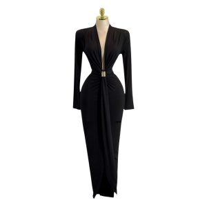 Vestido Negro De Licra Con Broche Dorado