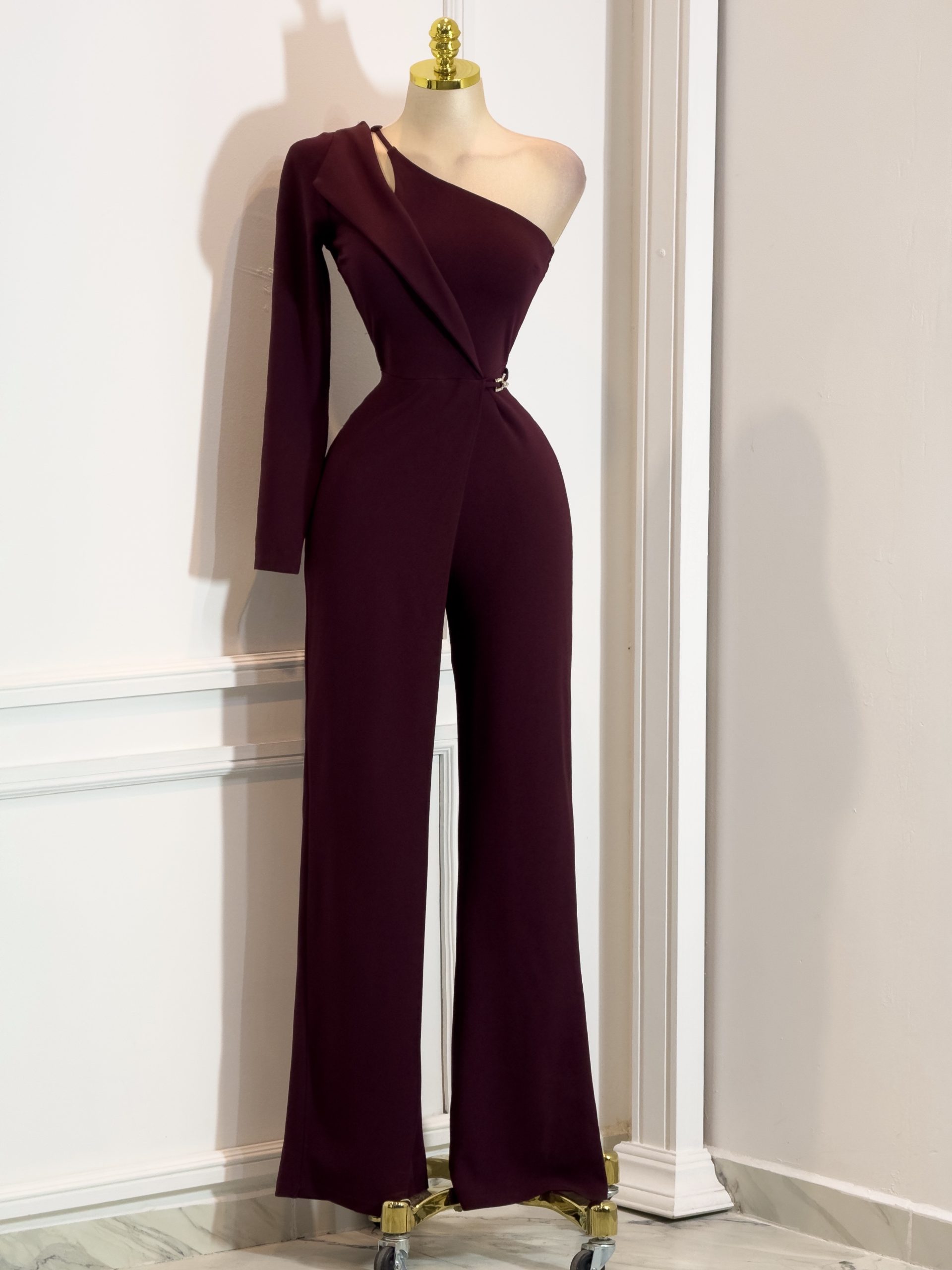 Palazzo Largo Vino Asimétrico De Un Hombro Con Detalle Metálico En Cintura - Image 4