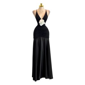 Vestido Largo Negro Con Flor Central